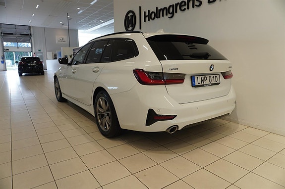 BMW 330e 5 of 12