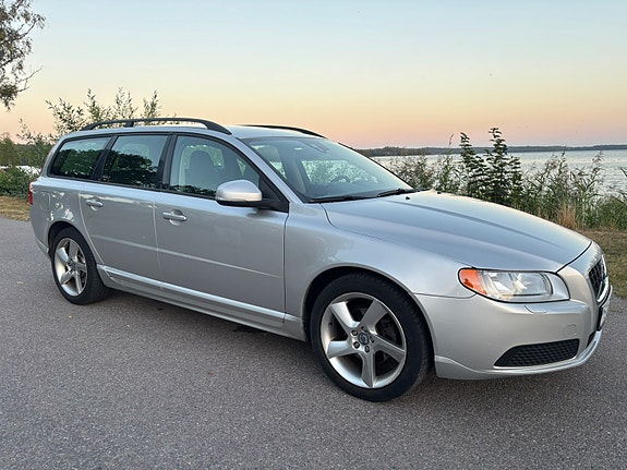 Volvo V70 4 of 6