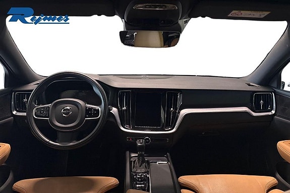 Volvo V60 13 of 24