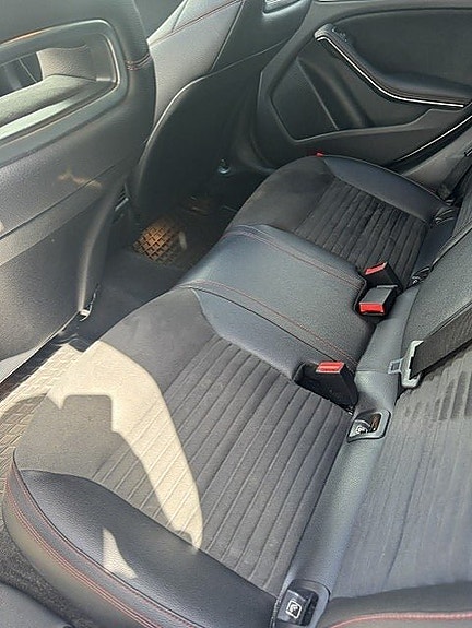 Mercedes-Benz CLA200 8 of 9