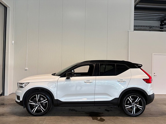 Volvo XC40 6 of 27