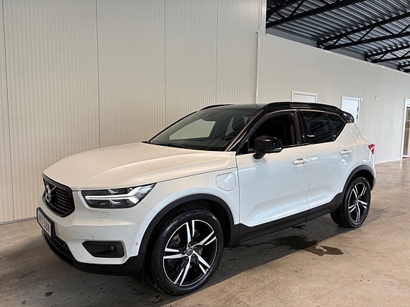 Volvo XC40 5 of 27