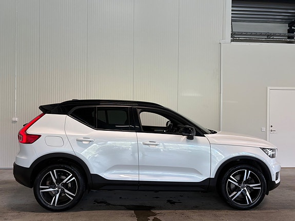 Volvo XC40 3 of 27