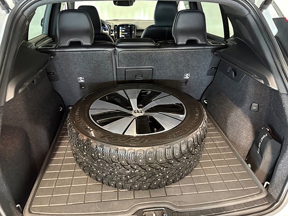 Volvo XC40 27 of 27