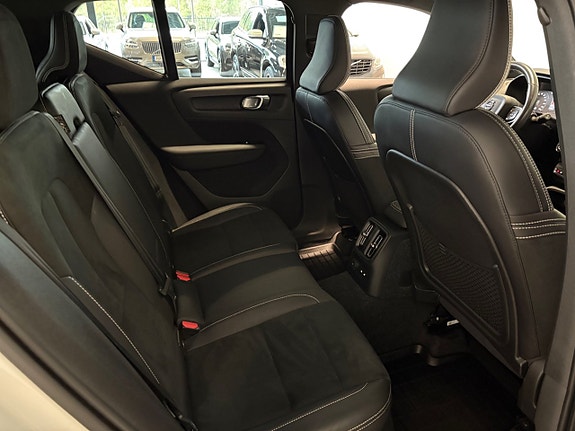 Volvo XC40 25 of 27