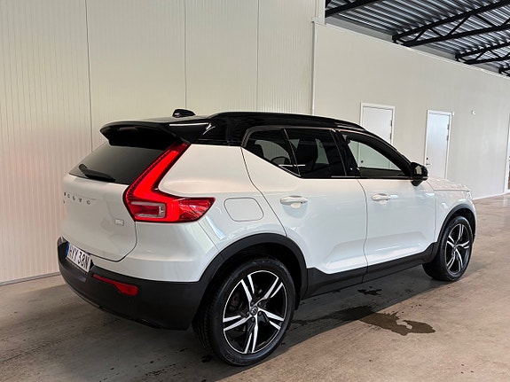 Volvo XC40 4 of 27