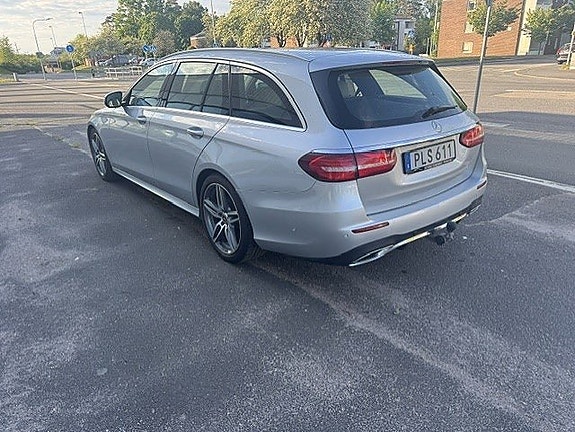 Mercedes-Benz E220 5 of 7