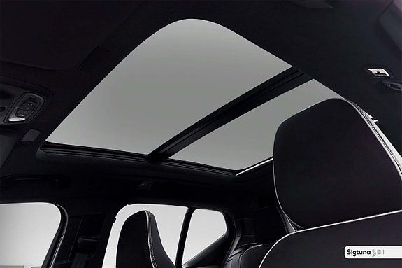 Volvo XC40 13 of 28
