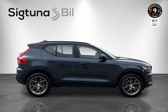 Volvo XC40 4 of 28