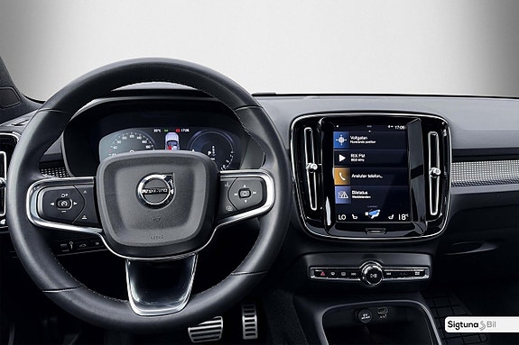 Volvo XC40 15 of 28