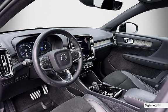 Volvo XC40 10 of 28