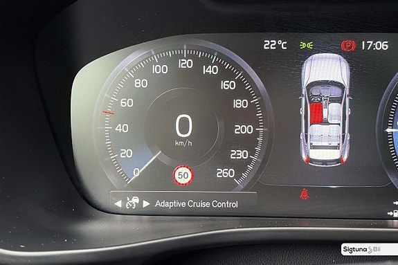 Volvo XC40 18 of 28