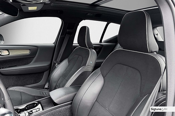 Volvo XC40 11 of 28