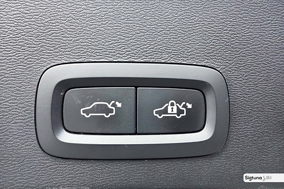 Volvo XC40 9 of 28