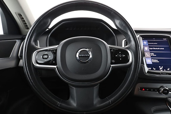 Volvo XC90 19 of 30