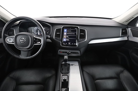Volvo XC90 13 of 30