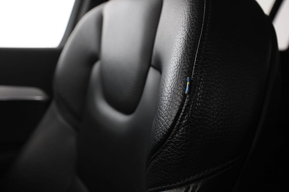Volvo XC90 30 of 30