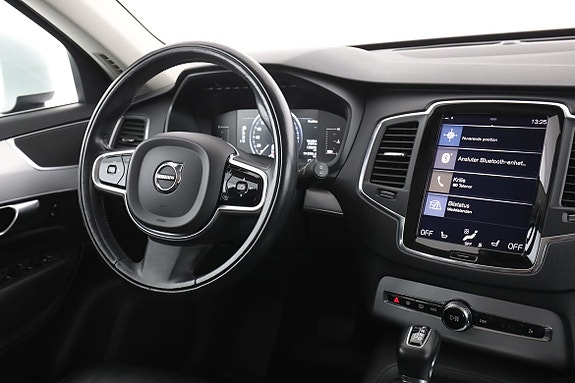 Volvo XC90 14 of 30