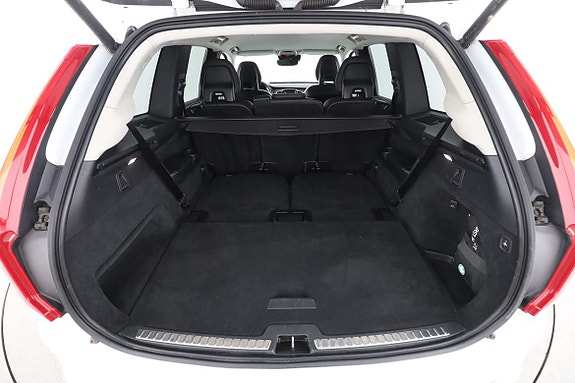 Volvo XC90 18 of 30