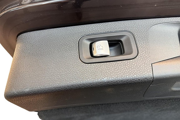 Mercedes-Benz E220 13 of 14