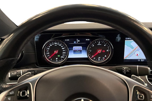 Mercedes-Benz E220 5 of 14