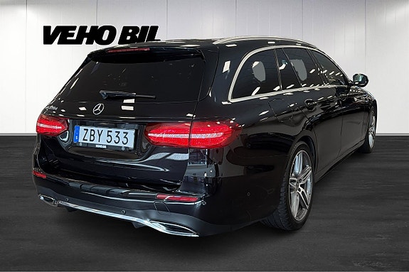 Mercedes-Benz E220 3 of 14