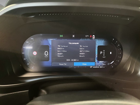 Volvo XC40 13 of 16