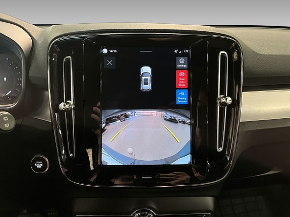 Volvo XC40 16 of 16