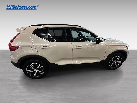 Volvo XC40 5 of 16