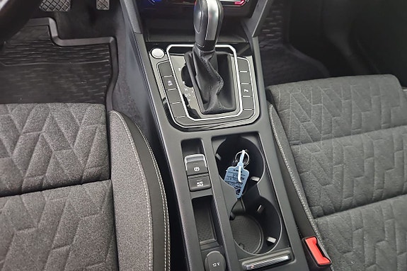 Volkswagen Passat 15 of 19