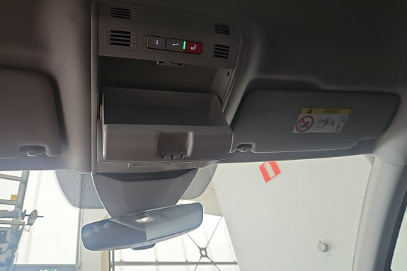 Volkswagen Passat 17 of 19