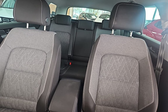 Volkswagen Passat 18 of 19