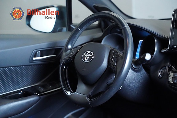 Toyota C-HR 10 of 30