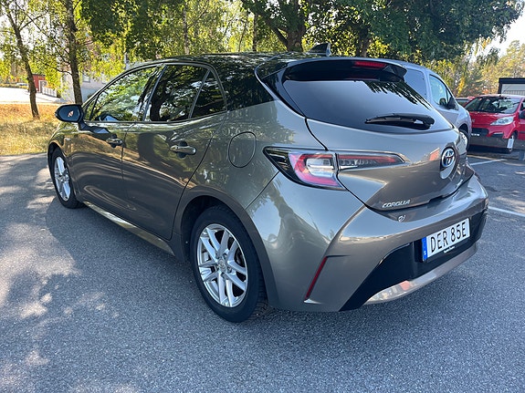 Toyota Corolla 5 of 12