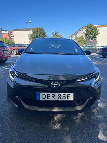 Toyota Corolla 2 of 12