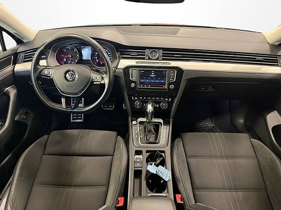 Volkswagen Passat Alltrack 9 of 13