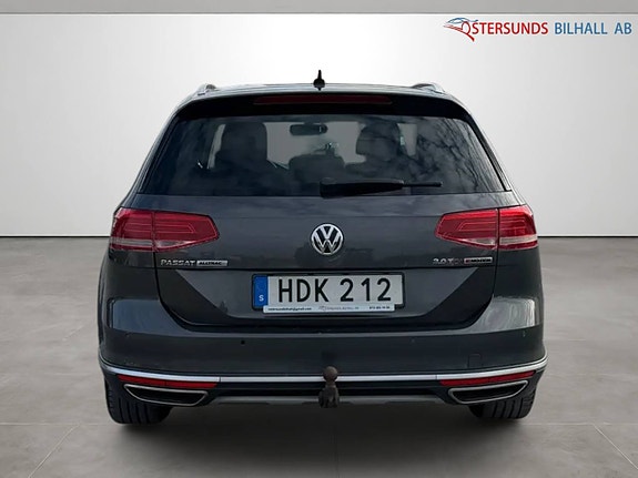 Volkswagen Passat Alltrack 5 of 13