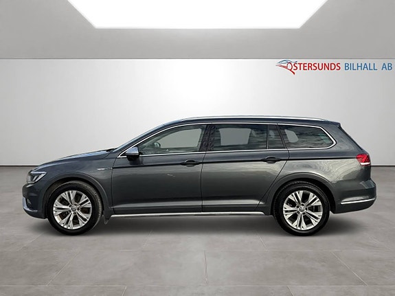 Volkswagen Passat Alltrack 4 of 13