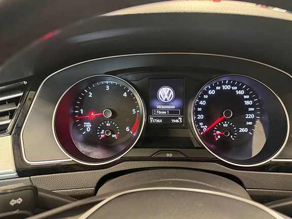 Volkswagen Passat Alltrack 10 of 13