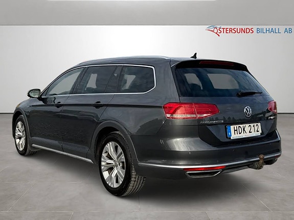 Volkswagen Passat Alltrack 7 of 13