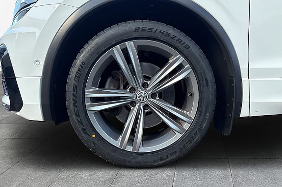 Volkswagen Tiguan 16 of 19