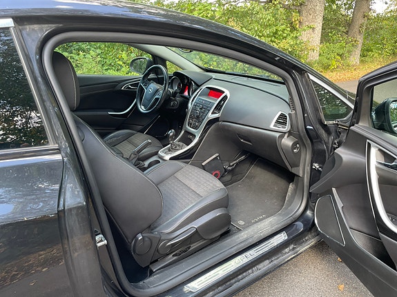 Opel Astra 7 of 9