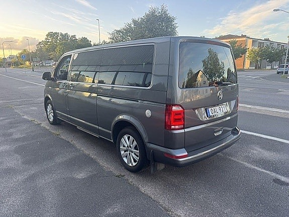Volkswagen Multivan 7 of 14