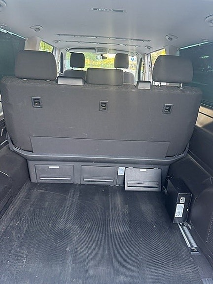 Volkswagen Multivan 12 of 14