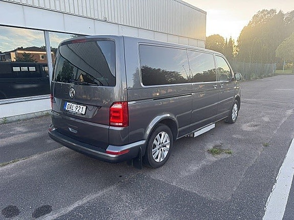 Volkswagen Multivan 5 of 14