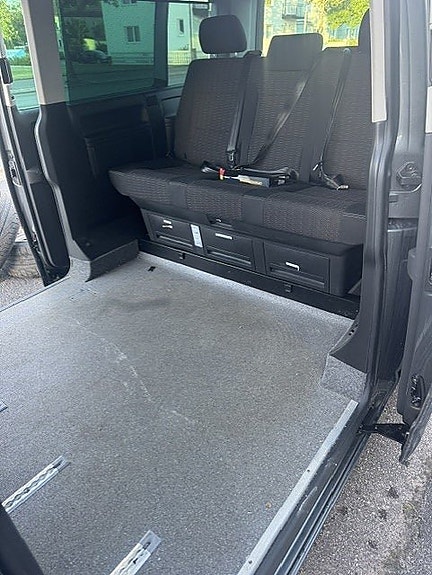 Volkswagen Multivan 11 of 14