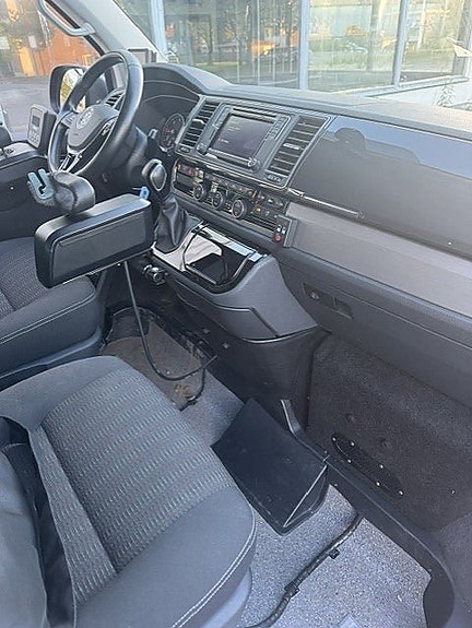 Volkswagen Multivan 10 of 14