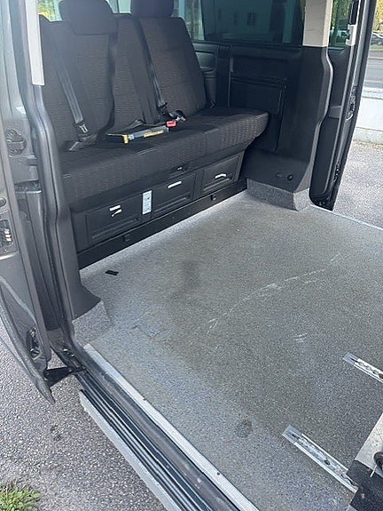 Volkswagen Multivan 13 of 14