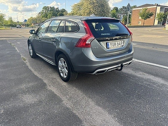 Volvo V60 Cross Country 5 of 7