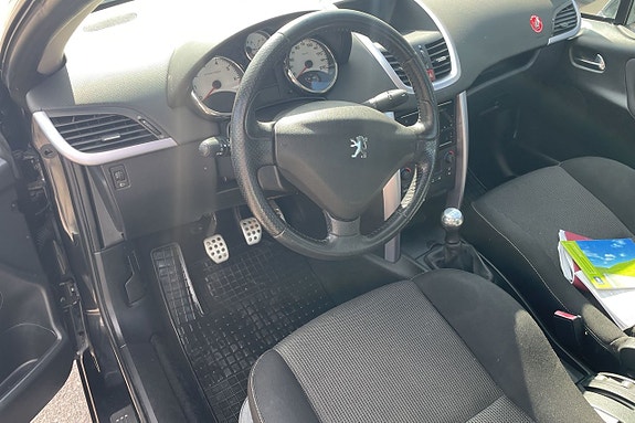 Peugeot 207 CC 9 of 14